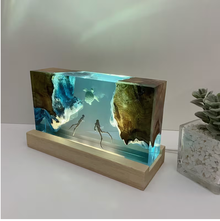Lampe en résine Plongeurs et Tortues